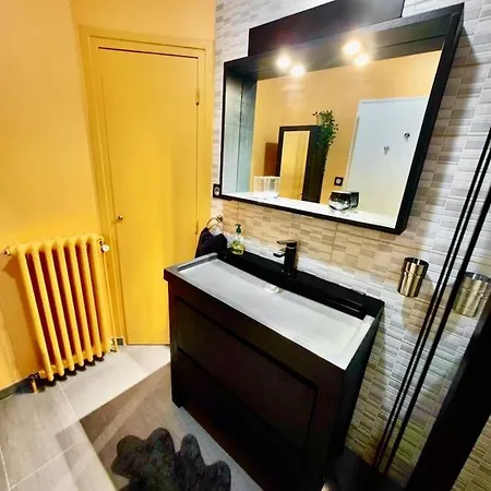 Camilleflats Quai St Laurent & Art Gallery Διαμέρισμα *